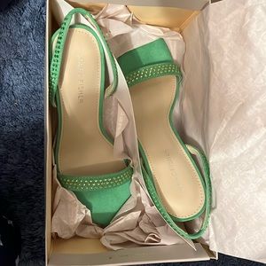Pretty shoes Never worn.